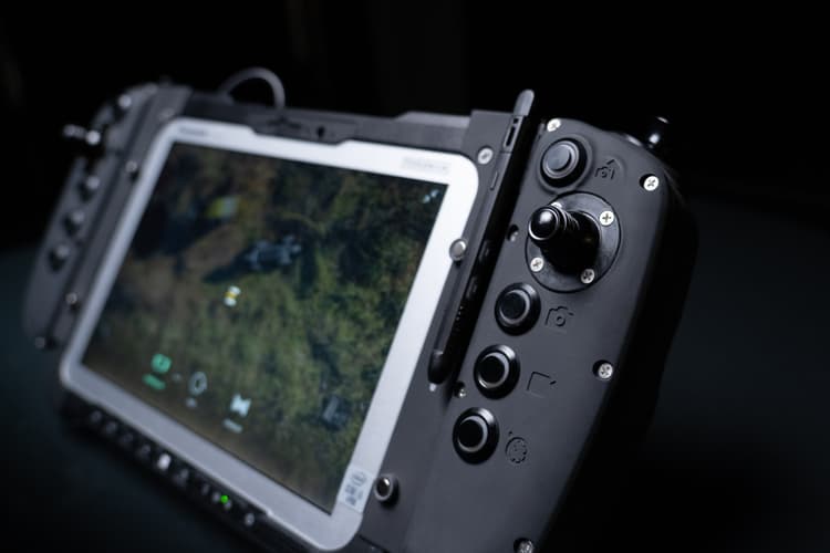 Robotics Tablet Controller Rugged Tablet Controller + Control Software License | Deep Trekker